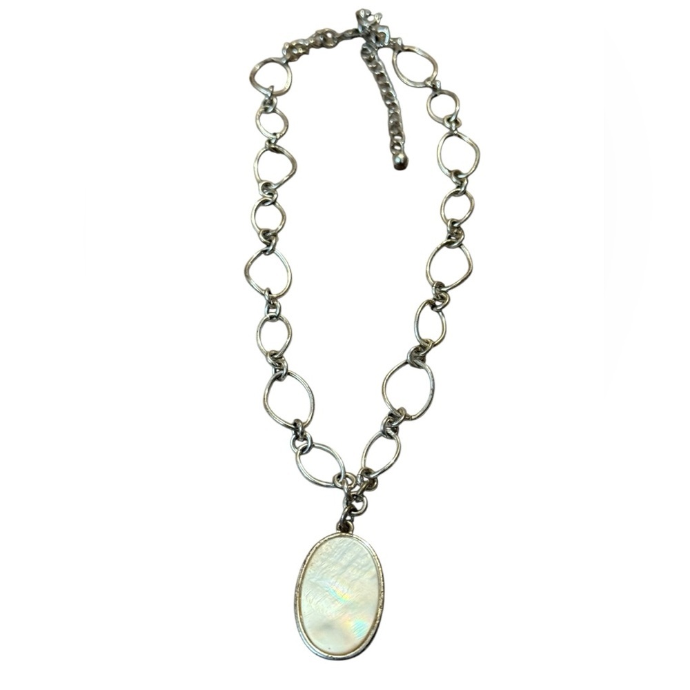 Vintage Avon Silver Necklace with Iridescent Mother of Pearl Pendant - Picture 3 of 8